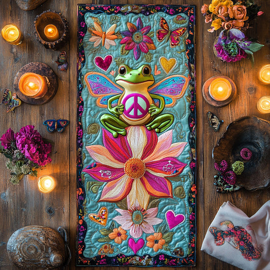 Frog Harmony WN1106051CL Quilted Table Runner