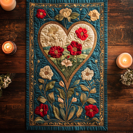 Hearts and Vintage CM1405043CL Quilted Table Runner