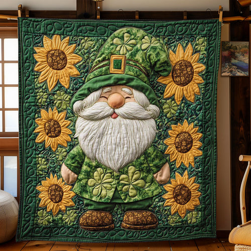 Gnome Sunflower Charm WN3112021CL Quilt