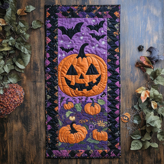Smile Pumpkin CP0606008CL Quilted Table Runner