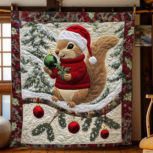 Holly Jolly Squirrel WN0711022CL Quilt