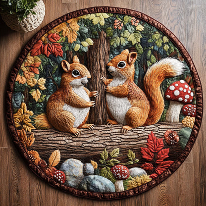 Squirrel Hug CM3004014CL Quilted Round Mat