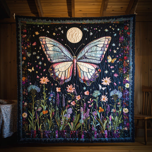 Beautiful Moth CQ2805016CL Quilt