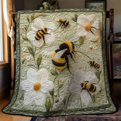 Bee And White Flower WY2103012CL Quilt