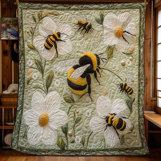 Bee And White Flower WY2103012CL Quilt