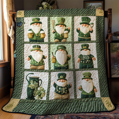 Festive Gnome Friends WN1912012CL Quilt