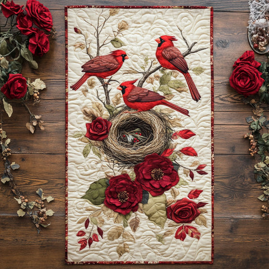 Roses Cardinal CP2804031CL Quilted Table Runner
