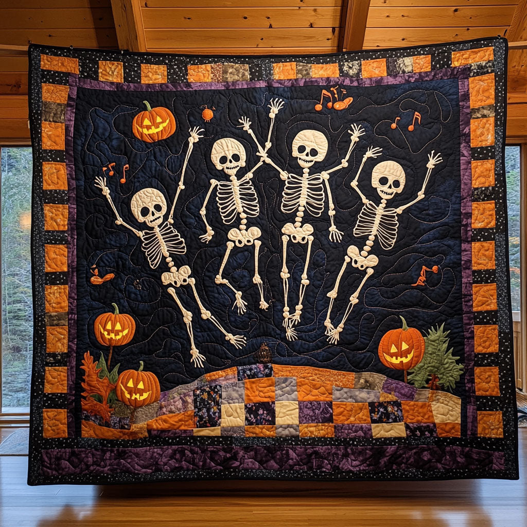 Dancing Night CW2807021CL Quilt