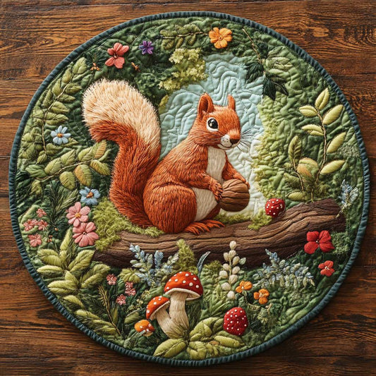 Mischievous Squirrel CQ1505024CL Quilted Round Mat