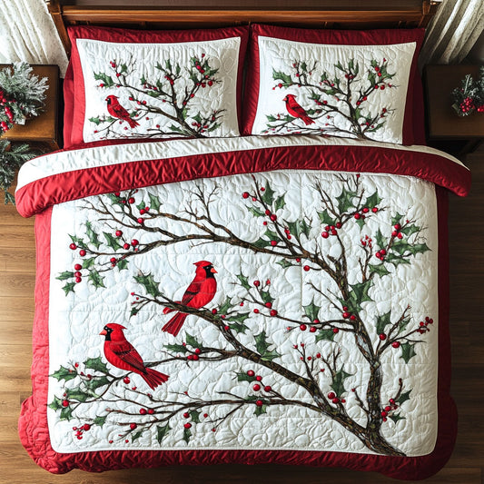 Cardinal In Holly WY2202005CL Duvet Cover Set