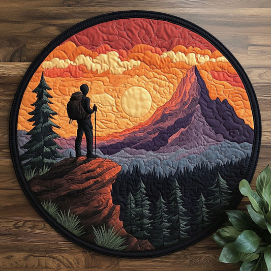 Hiking Mountain CW2905559CL Quilted Round Mat