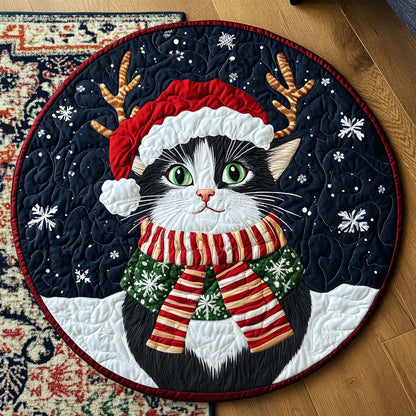 Tuxedo's Mistletoe Dream LT2211015CL Quilted Round Mat