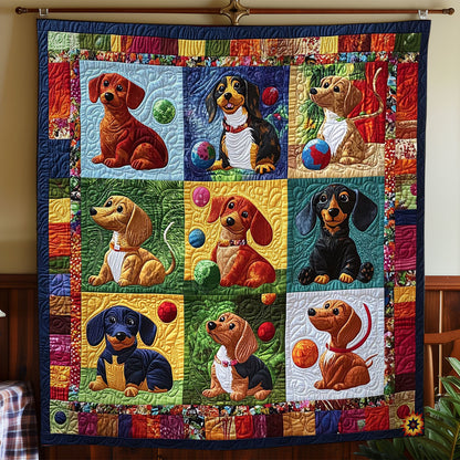 Dachshund Play Ball WY2012042CL Quilt