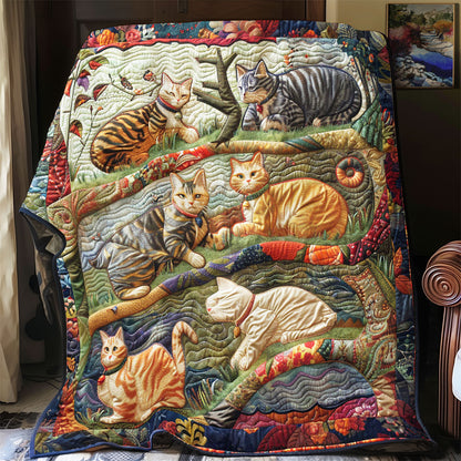 Cat Playing WY1001118CL Quilt