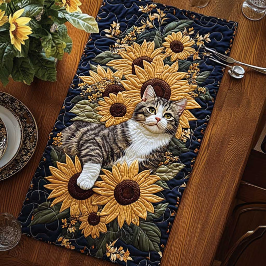 Relaxed Cat CQ2604006CL Quilted Table Runner