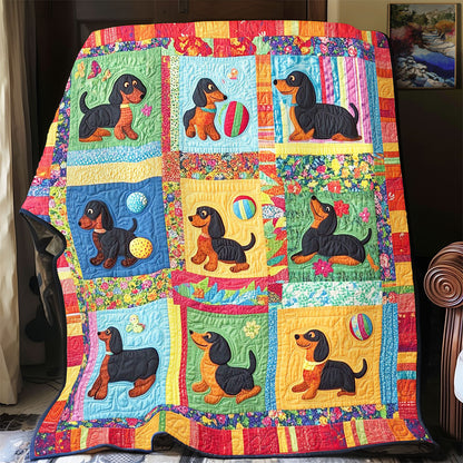 Dachshund Playing WY0801016CL Quilt