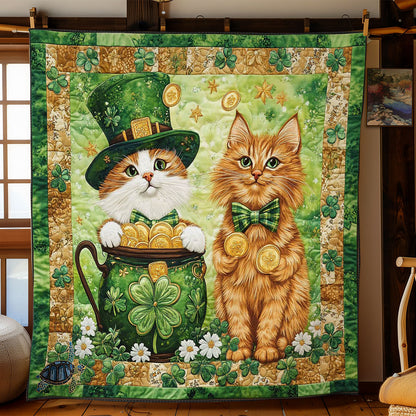 Festive Clover Cats WN1912006CL Quilt