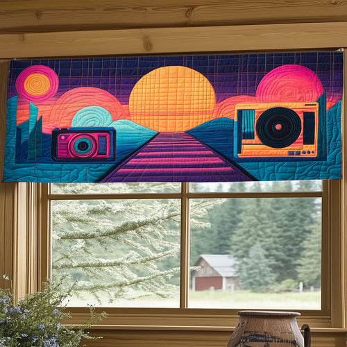Neon Street Nostalgia WJ1904045CL Quilted Valance