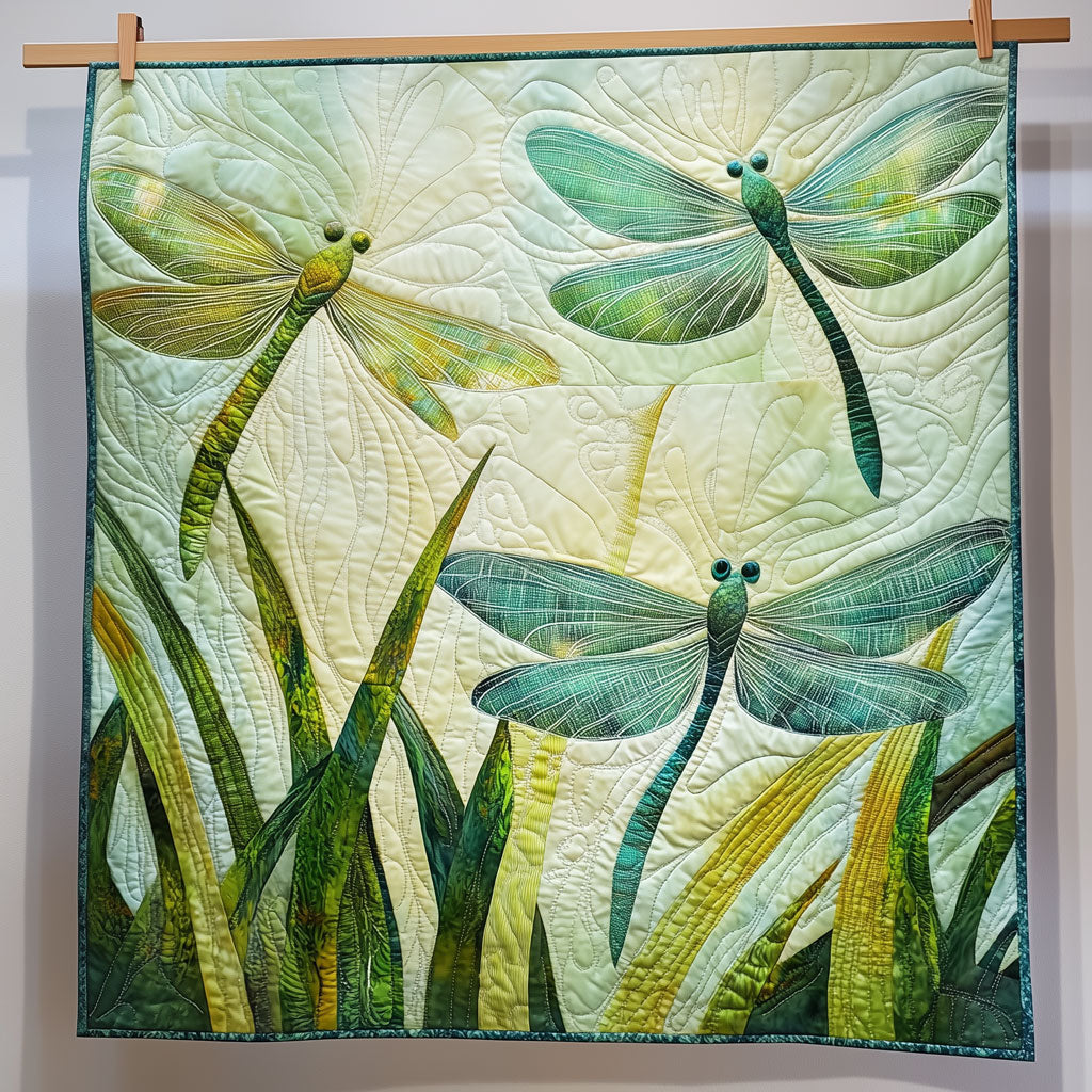 Dragonfly Hovers Above Grass LT0210012CL Quilt