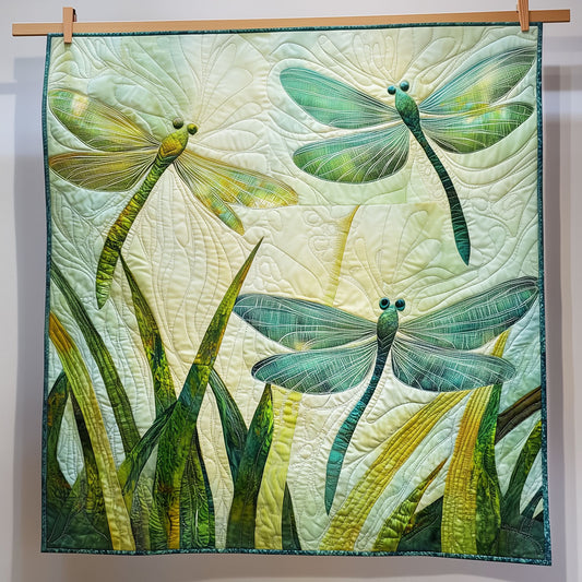 Dragonfly Hovers Above Grass LT0210012CL Quilt