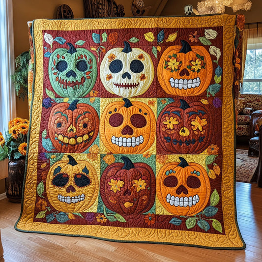 Golden Pumpkin Spirits WN1108037CL Quilt