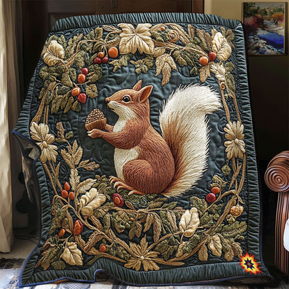 Squirrel In Acorns Wreath WY2312060CL Quilt
