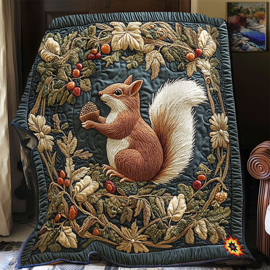 Squirrel In Acorns Wreath WY2312060CL Quilt