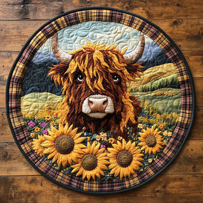 Meadow Highland Cow WN1707042CL Quilted Round Mat