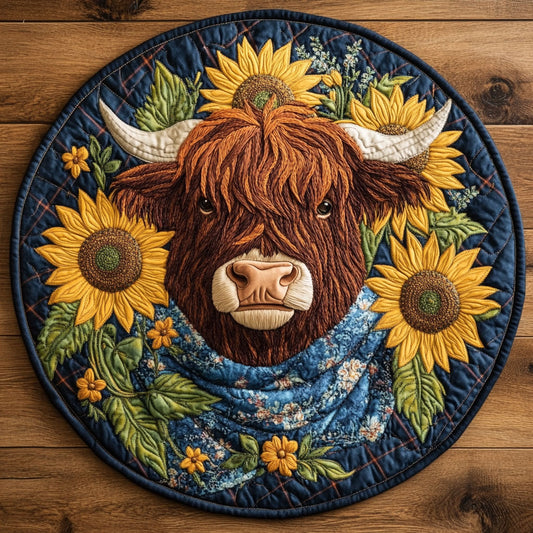 Golden Highland Cow WN1707017CL Quilted Round Mat