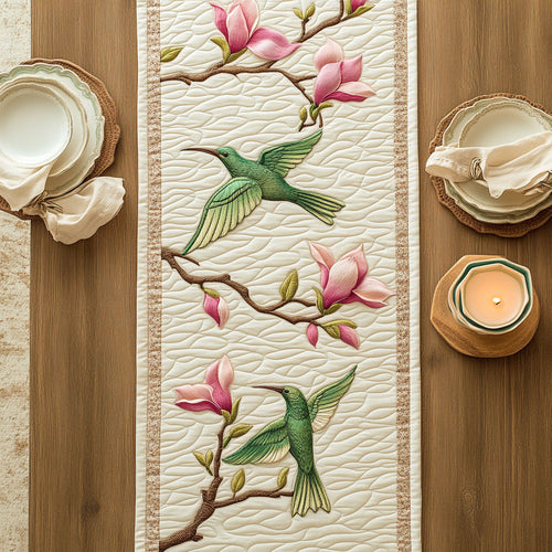 Hummingbird Magnolia CW1405094CL Quilted Table Runner