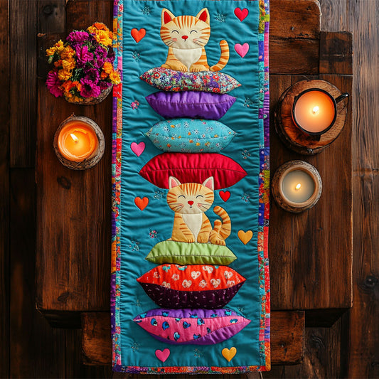 Meow and Pillow CM1505030CL Quilted Table Runner