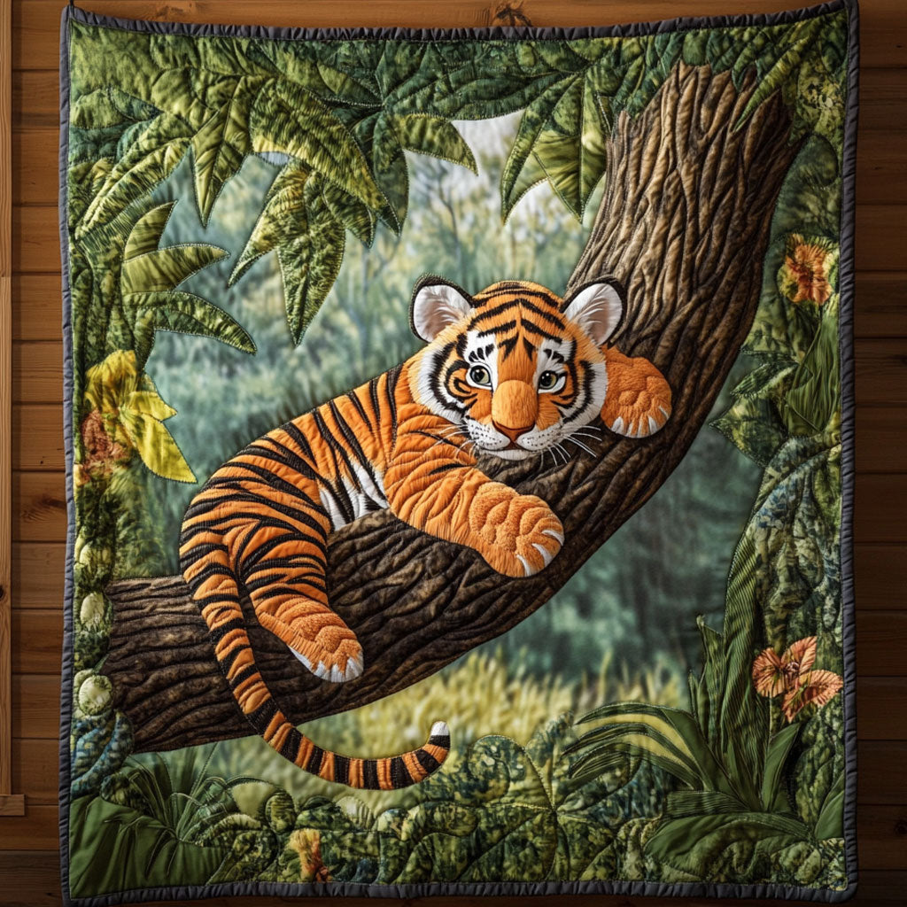 Playing Tiger CP2805044CL Quilt