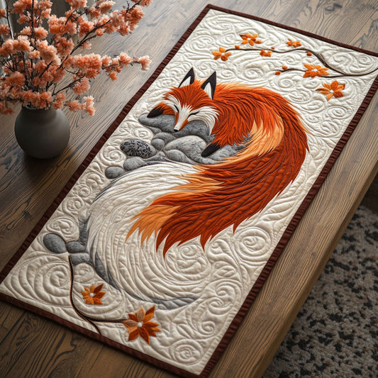Sleeping Fox WX0606044CL Quilted Table Runner