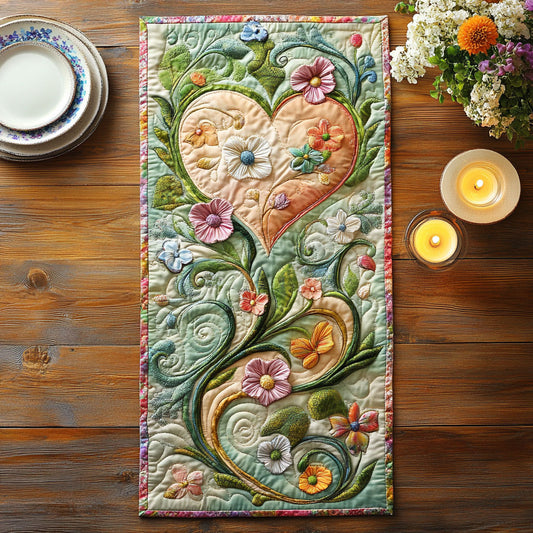 Love Garden CW1401124CL Quilted Table Runner